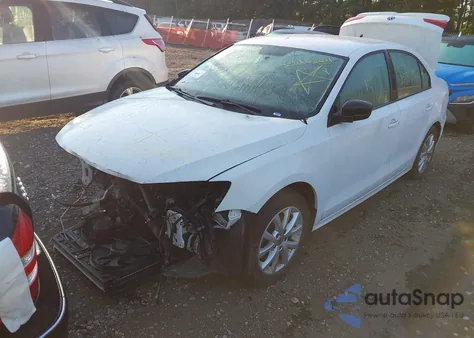 2015 Volkswagen Jetta 1.8T Se z USA, uszkodzony, nr VIN 3VWD17AJ0FM285333